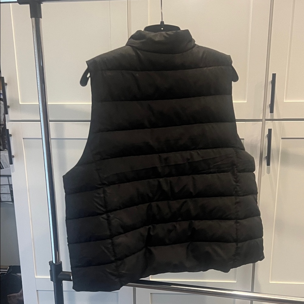 Dip Men's Black Quilted Vest - Picture 4 of 4